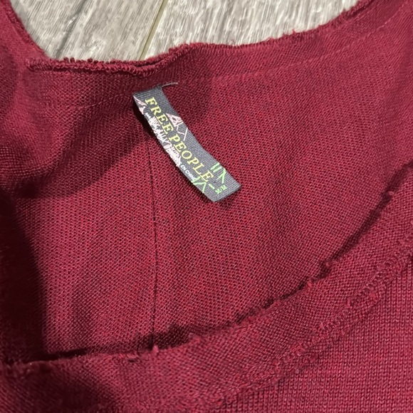Free people maroon/red scoop neck long sleeve with grey floral embelished cuffs - Picture 3 of 3